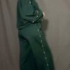 Trainingsanzug mit Perlendetails Damenmode Goldbuegel